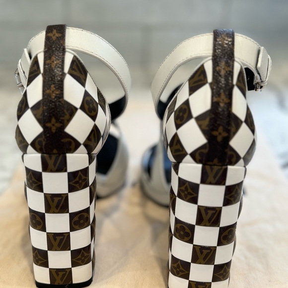Louis Vuitton heels - Picture 4 of 10